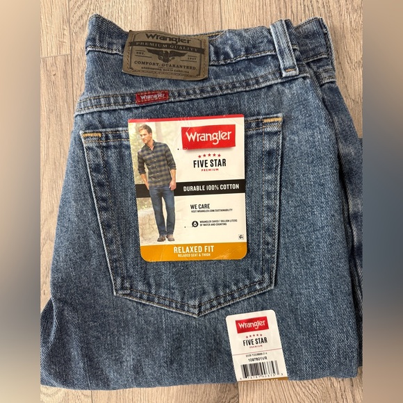 NWT WRANGLER RELAXED FIT JEANS 32x30 - Picture 1 of 6